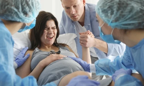 Experienced obstetricians and support staff Experienced obstetricians and support staff